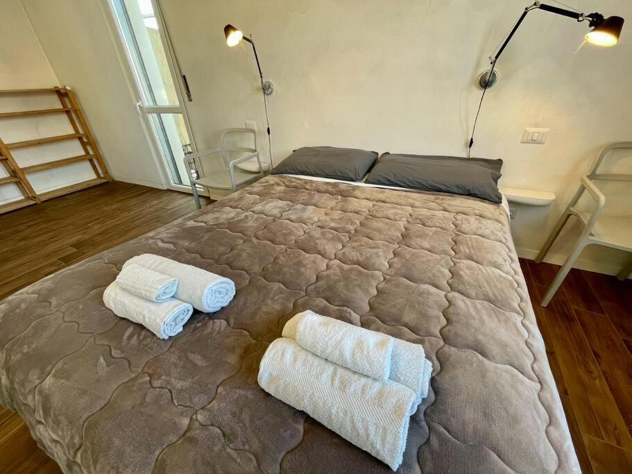 Bocconi And Navigli Apartment Milánó Kültér fotó